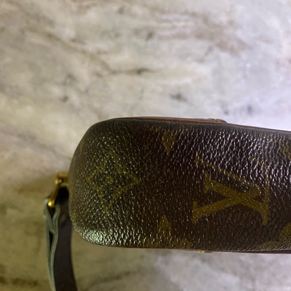 Louis Vuitton Monogram Marly Dragonne GM Wristlet - Picture 11 of 12